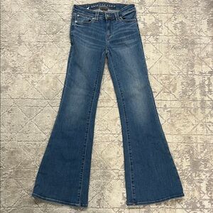 American Eagle Outfitters Low Rise Flare Jeans size 00 next level stretch